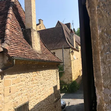 Aux Deux Lys 3*