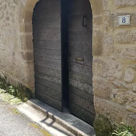 Aux Deux Lys Bed & Breakfast *