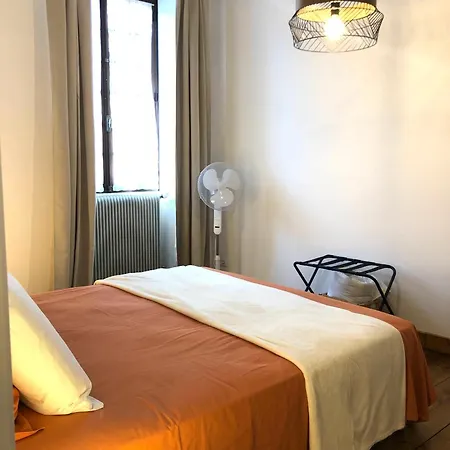 Panzió Aux Deux Lys Plazac