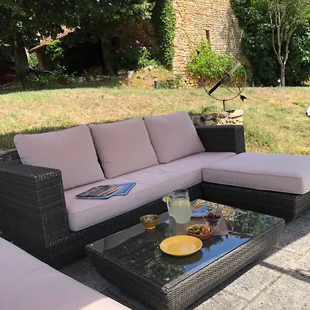 Aux Deux Lys Bed & Breakfast Plazac