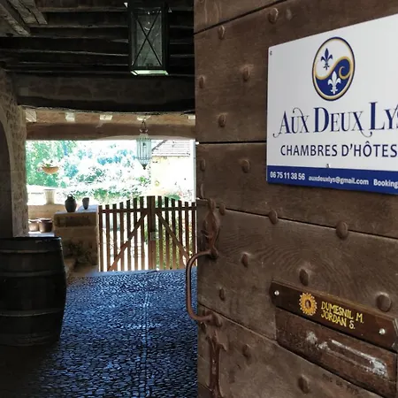 Aux Deux Lys 3* Plazac